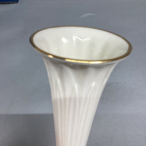 Vintage Porcelain Lenox Bud Vase With Gold Trim - 9”H- Made In USA - Picture 9 of 9
